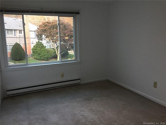 3rd image of 38 Hill St