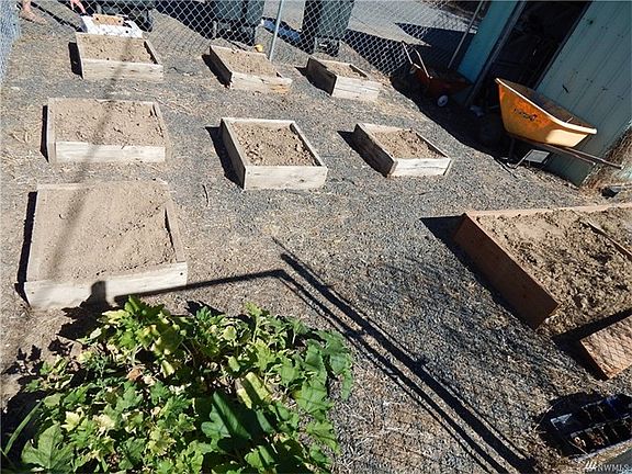 3rd image of 1107 W Ivy Ave