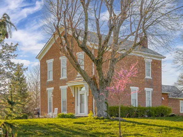 5752 E River Rd, Waldron, IN 46182