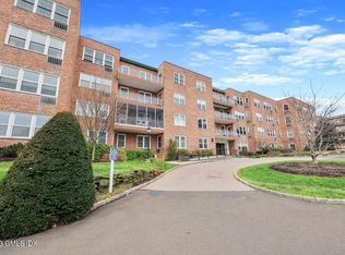 3 Putnam Hl APT 4D, Greenwich, CT 06830