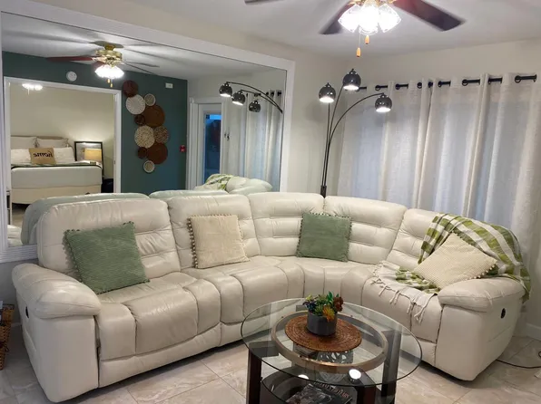 602 Executive Center Dr APT 102, West Palm Beach, FL 33401