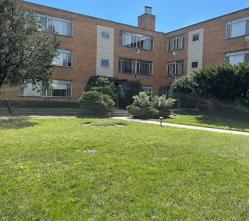2515 West Jerome Apartments