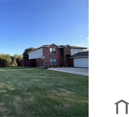 1435 Foxwood Ln — Photo 17