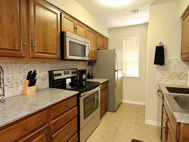 9113 S Urbana Ave #8-C — Photo 11