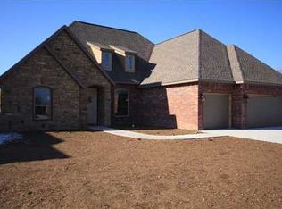 710 SE Hendrix St, Bentonville, AR 72712