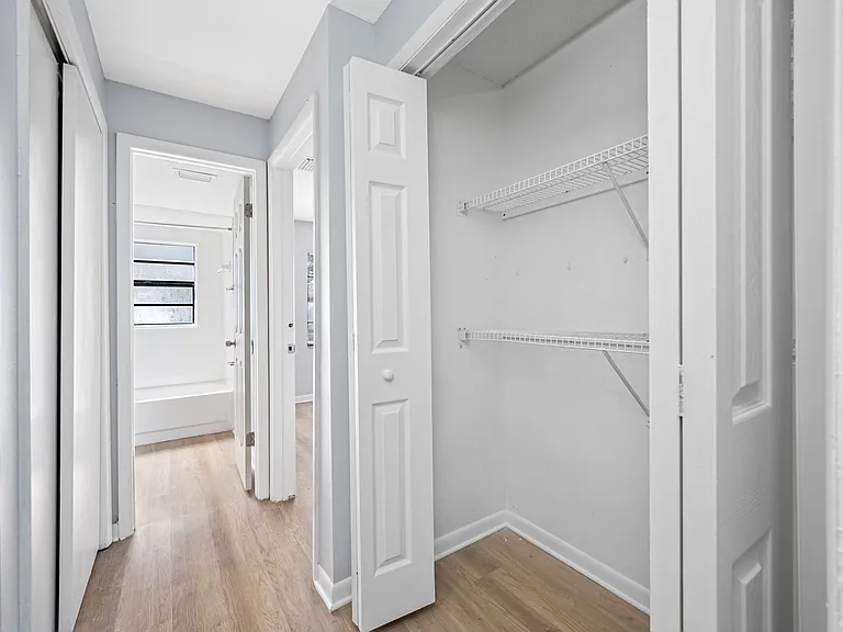1308 W Waters Ave — Photo 21