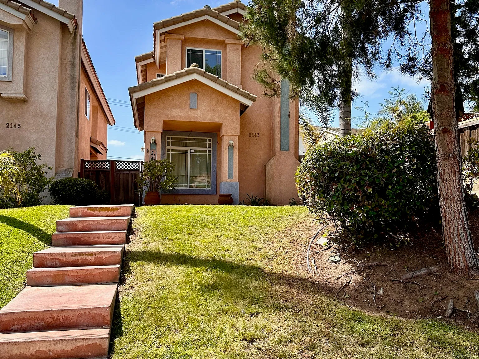 2143 Grand Ave — Photo 2