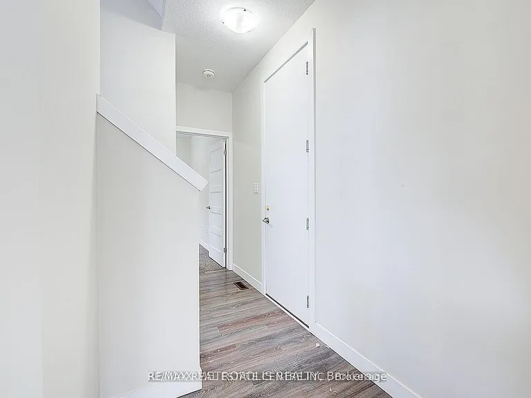 996 West Village Sq — Photo 3