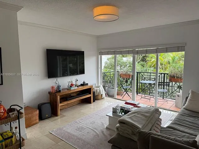 101 Sidonia Ave — Photo 16