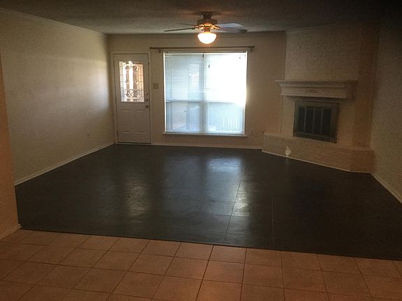 4th image of 22 E Townhouse Ln