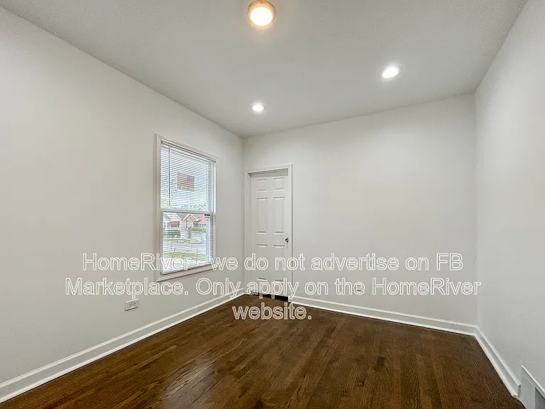 10046 S Perry Ave — Photo 13