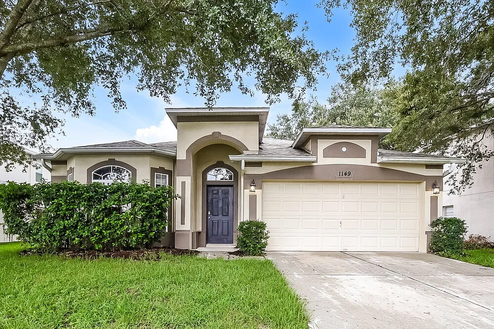4 bed, 2.0 bath, 2197 sqft, $2,575 — Photo 1
