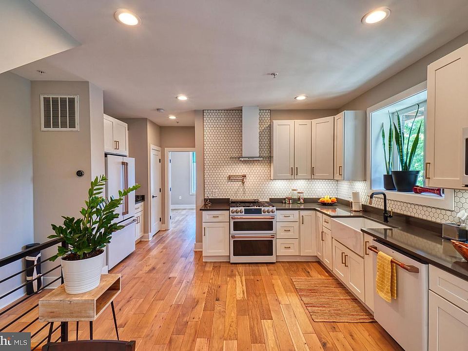 1st image of 1201 W Virginia Ave NE #1