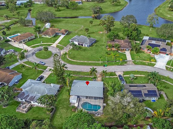 4th image of 362 NE Brasher Court