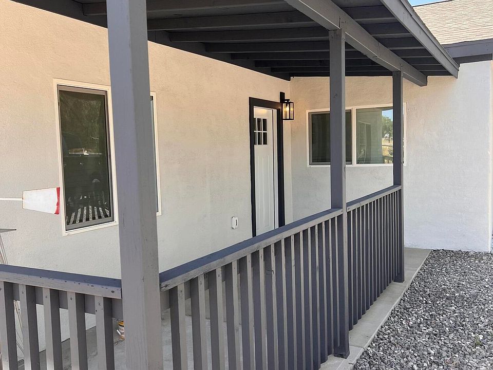2nd image of 728 N Eagar St