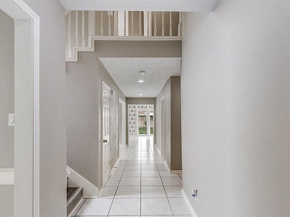5th image of 7231 Granvia Dr