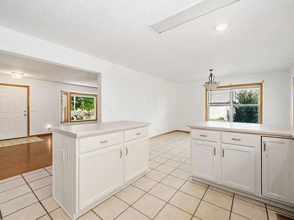 5th image of 4205 14th St SW