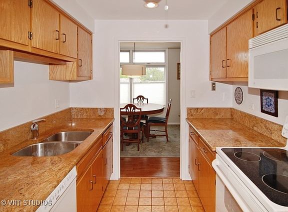 4th image of 222 N Marion St APT 3I