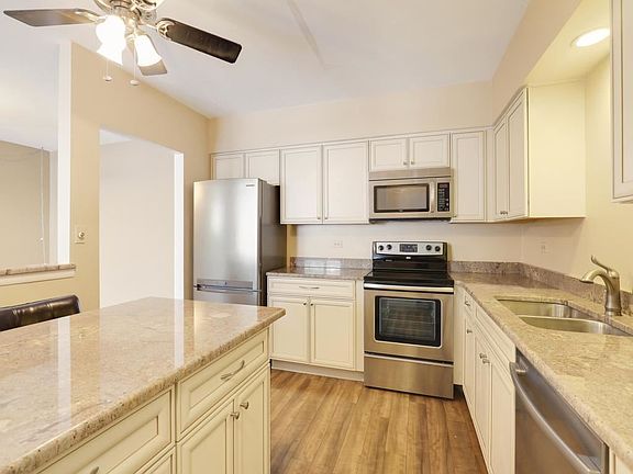 3rd image of 197 W Armitage Ave APT 103