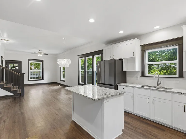 837 S Kentwood Ave — Photo 13