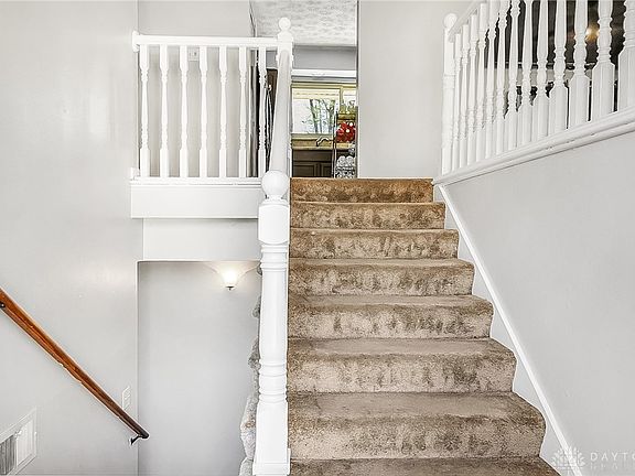 3rd image of 6261 Rivercliff Ln