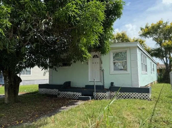 821 Rickey Jackson Blvd, Pahokee, FL 33476