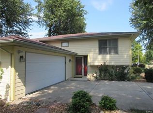 925 Chancellor Dr, Edwardsville, IL