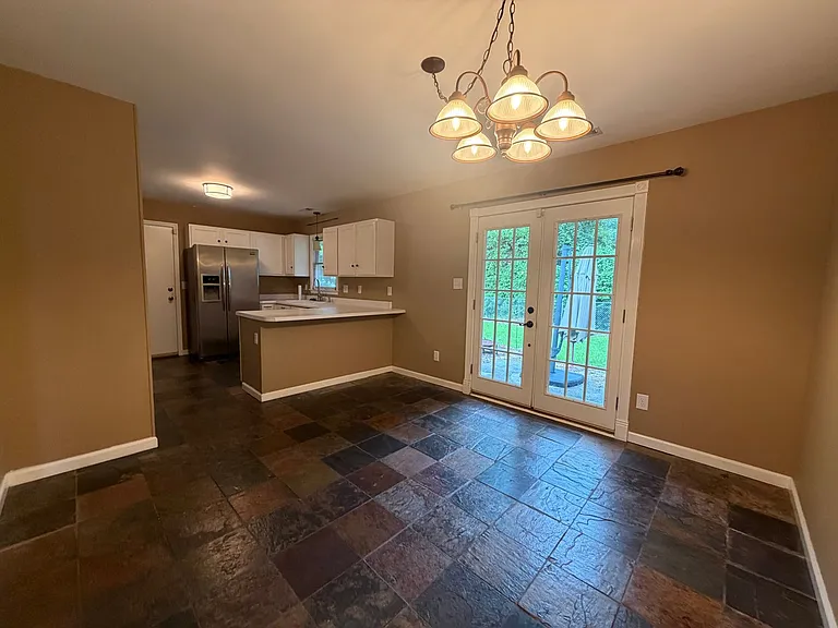 717 Mallard Dr — Photo 8