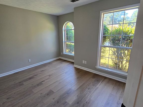 5th image of 53 Tecumseh Dr