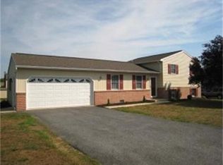 265 Woodchuck Dr, Ephrata, PA 17522