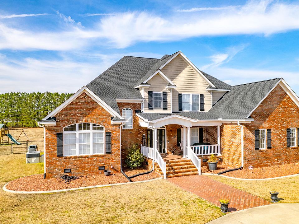 1st image of 105 Woodmere Ln