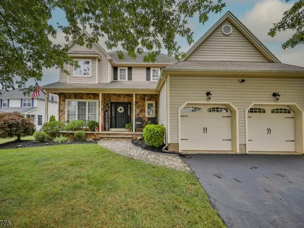 51 Buckley Hill Dr, Lopatcong Twp., NJ 08865