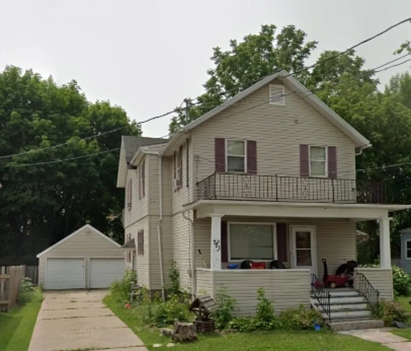 721 W Lawrence St #721