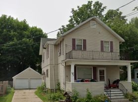 721 W Lawrence St, Appleton, WI