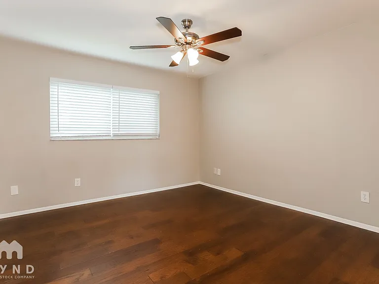 305 Silver Hill Dr — Photo 8