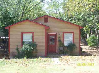 210 Ash Ave, Comanche, OK 73529