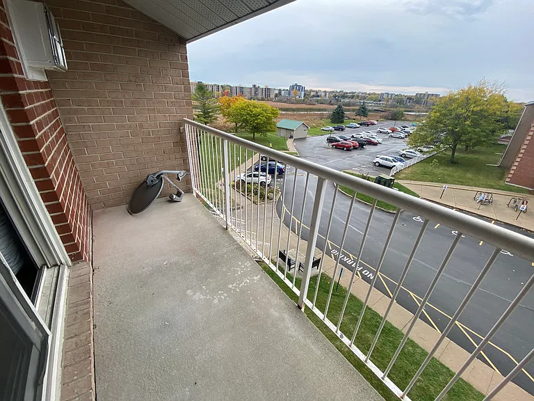 580 Armstrong Rd #407 — Photo 13