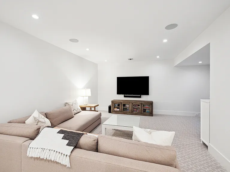 Birchwood Ln — Photo 16
