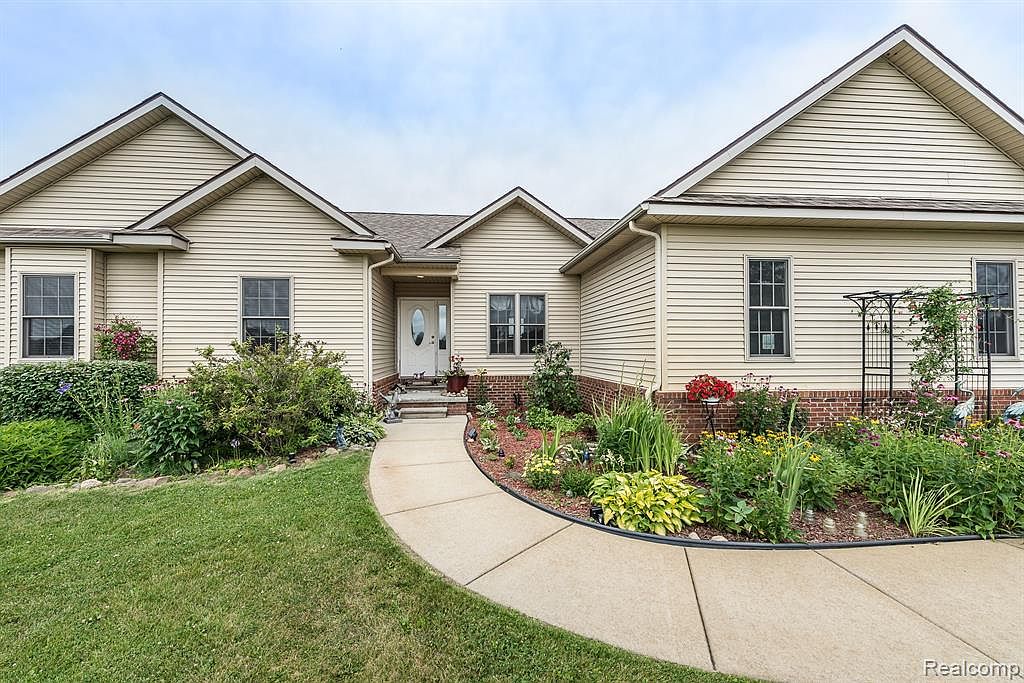 5153 Lindemere Dr, Fowlerville, MI 48836 Zillow