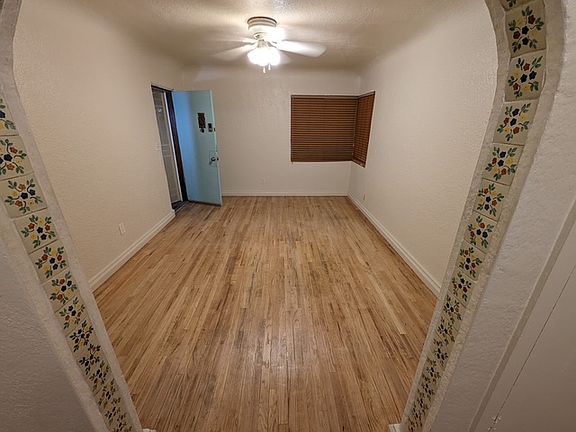 3rd image of 115 Mesa St SE