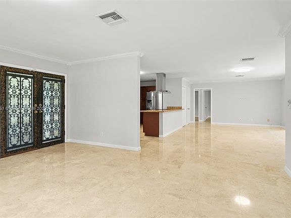 4th image of 10101 NW Miami Ct