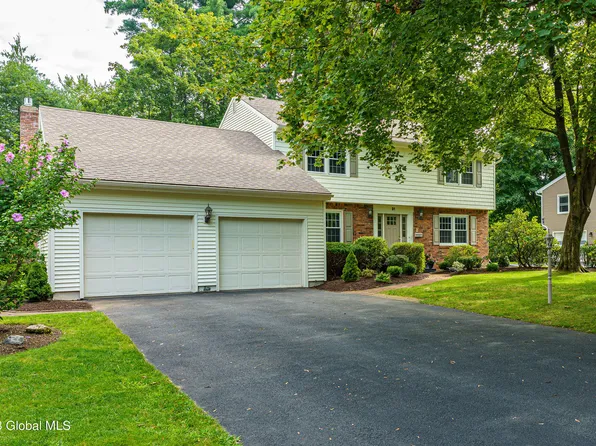 91 McGuffey Lane, Delmar, NY 12054