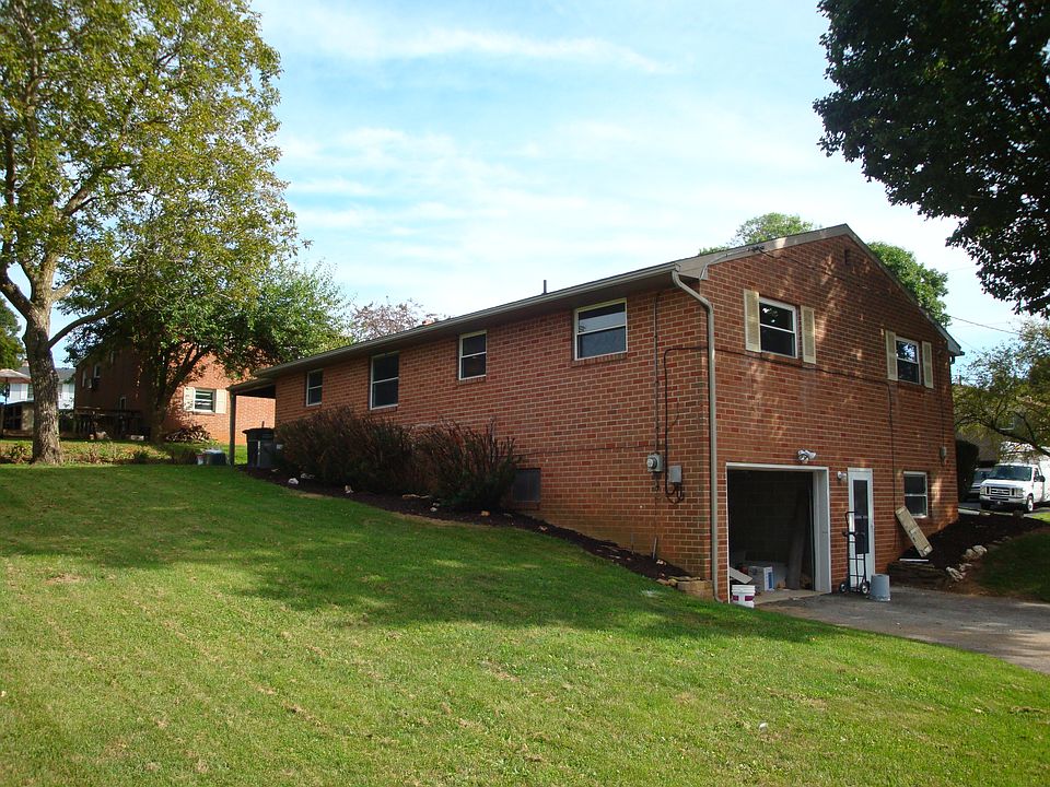 2nd image of 15 Rambo Rd