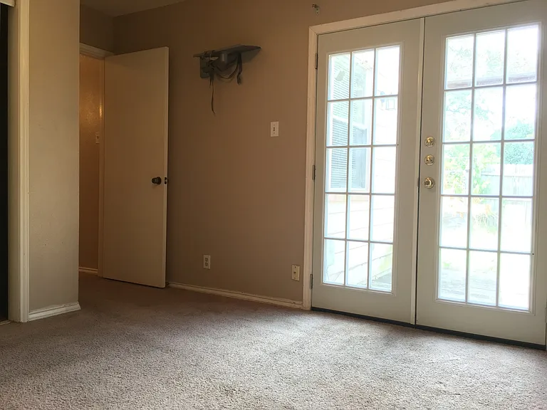 906 Sirocco Drive — Photo 9