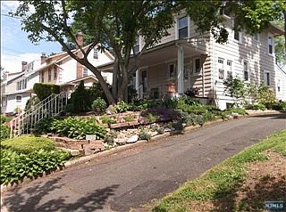 1st image of 32 Essex St