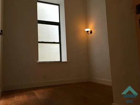 Rented by EXR | media 51