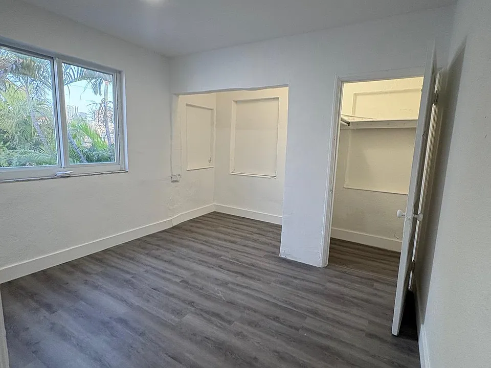 127 NW 9th Ave #99