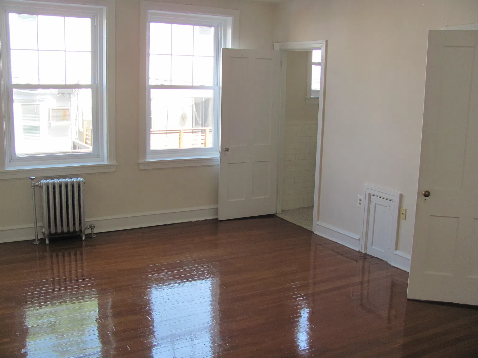 7000 Lincoln Dr — Photo 3