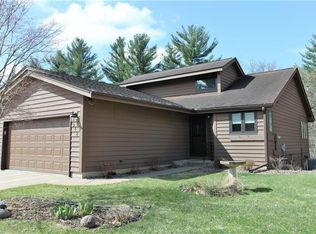 942 Cambridge Ct, Altoona, WI 54720