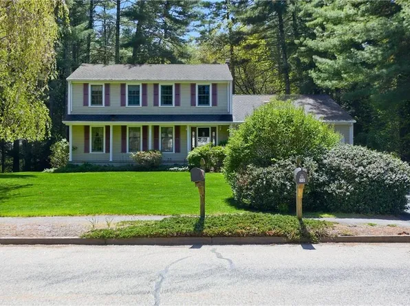 30 Wood Cove Dr, Coventry, RI 02816
